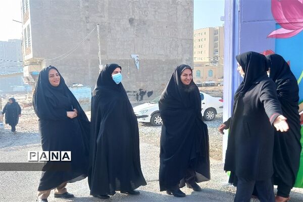 جشنواره غذای سنتی چهارمحال وبختیاری و شب یلدا در دبیرستان مرضیه