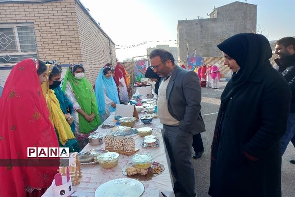 جشنواره غذای سنتی چهارمحال وبختیاری و شب یلدا در دبیرستان مرضیه