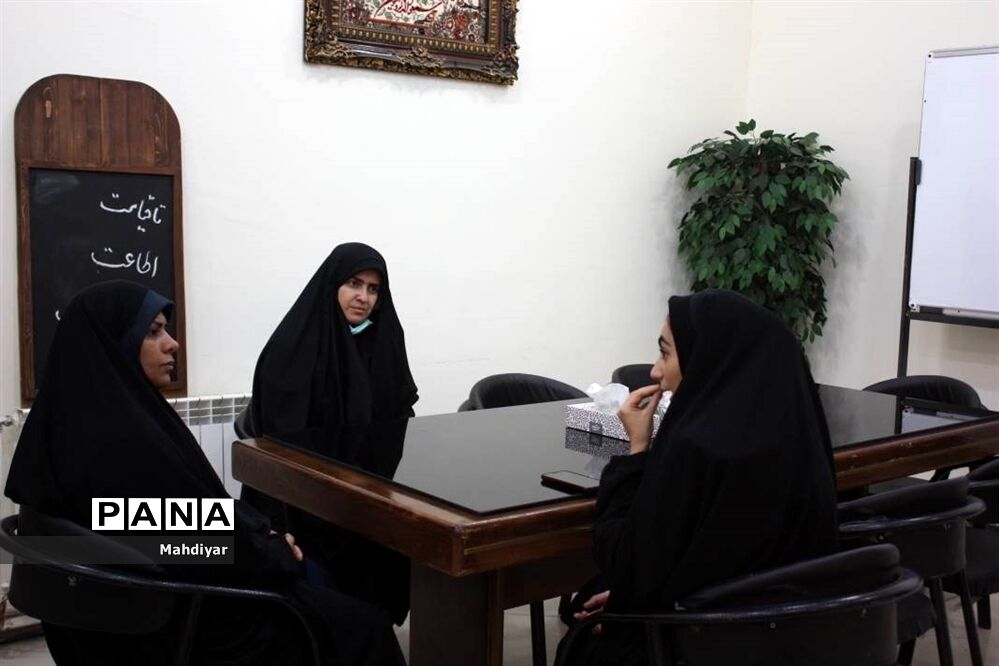 دیدارخبرنگاران ‌دانش‌آموز خبرگزاری پانا با سرپرست آموزش و پرورش بخش جوادآباد