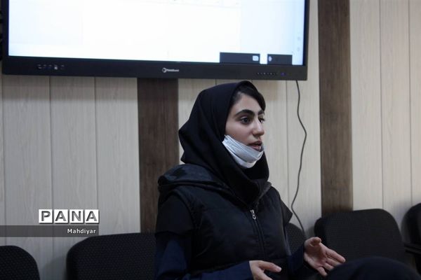 جلسه و دوره آموزش خبرنگاری دانش‌آموزان در جوادآباد