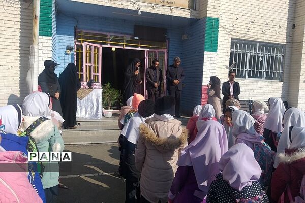 حضور صمیمی مدیرکل آموزش و پرورش شهرستان‌های استان تهران در مدرسه فرزانگان و  اندیشه رودهن