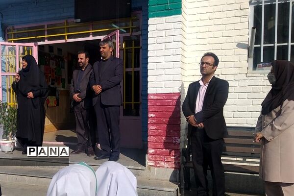 حضور صمیمی مدیرکل آموزش و پرورش شهرستان‌های استان تهران در مدرسه فرزانگان و  اندیشه رودهن