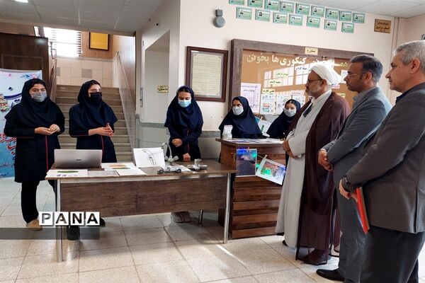 نمایشگاه هفته پژوهش در دبیرستان فرزانگان تربت جام