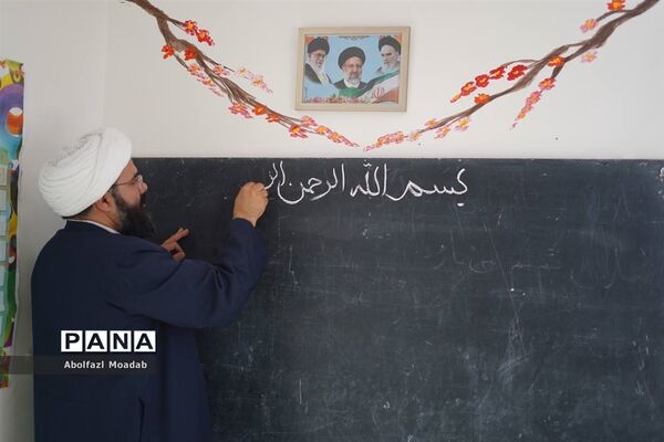 دیدار نماینده ترشیز با دانش‌آموزان مدارس کاشمر