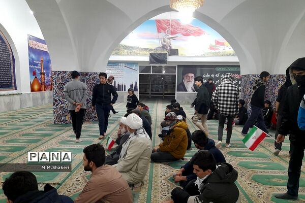 حضور دانش‌آموزان نواحی یک و چهار قم در اردوی راهیان نور