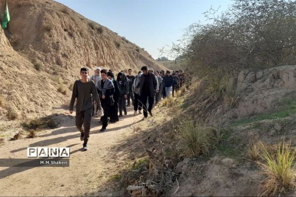 حضور دانش‌آموزان نواحی یک و چهار قم در اردوی راهیان نور