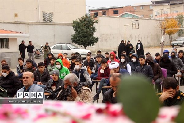 مراسم استقبال از شهید خوشنام در دبیرستان شهید باهنر گلوگاه