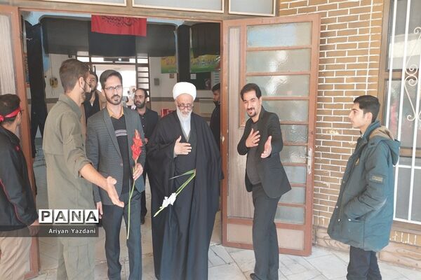مراسم تشییع شهید گمنام دوران دفاع مقدس در دبیرستان متوسطه دوم شاهد خوانساری ناحیه یک شیراز