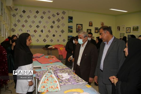 افتتاح نمایشگاه دست سازه های دانش‌آموزان هنرستان فرزانگان شهرستان بهبهان