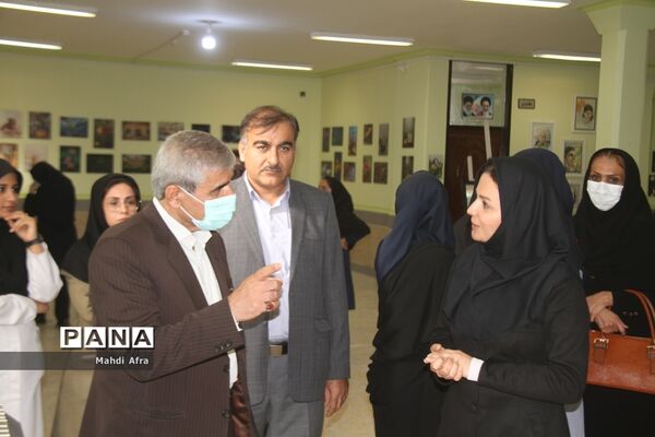 افتتاح نمایشگاه دست سازه های دانش‌آموزان هنرستان فرزانگان شهرستان بهبهان