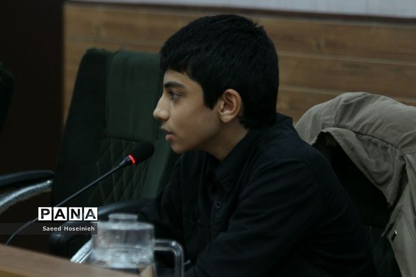 دومین نشست هم اندیشی اعضای مجلس دانش‌آموزی پسران استان قم