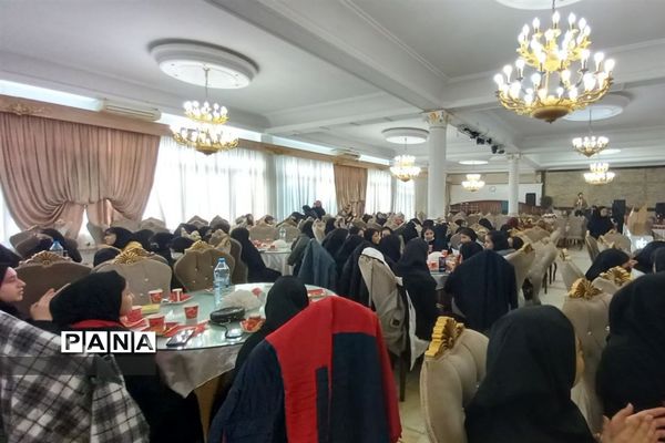 برگزاری آیین گرامیداشت شب یلدا در مدارس ملارد