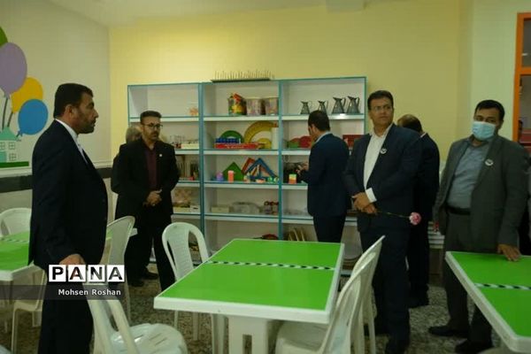 بازدید روسای ادارات مدارس غیر دولتی قطب 6 کشور از دبستان هیات امنایی باهنر بوشهر