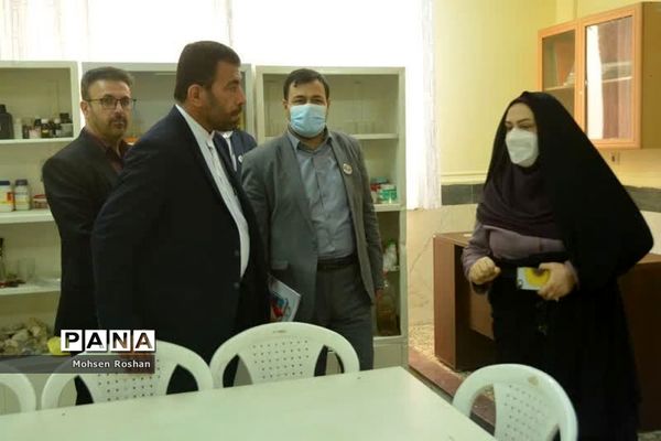 بازدید روسای ادارات مدارس غیر دولتی قطب 6 کشور از دبستان هیات امنایی باهنر بوشهر