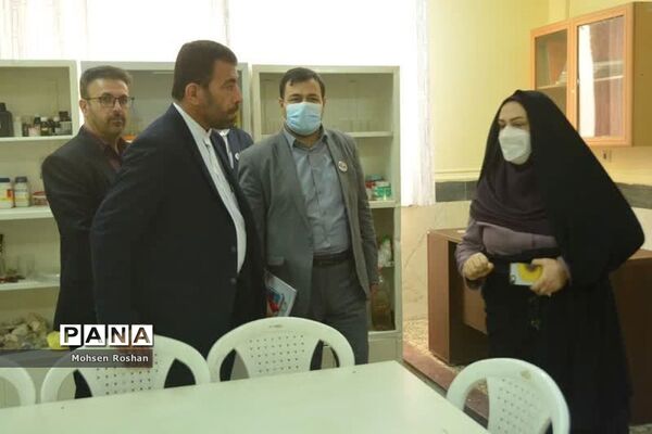 بازدید روسای ادارات مدارس غیر دولتی قطب 6 کشور از دبستان هیات امنایی باهنر بوشهر