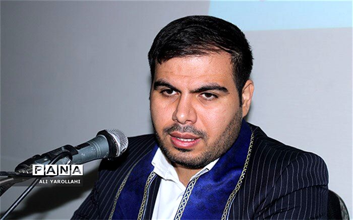 مهارت‌آموزی انفرادی  و در انزوا هیچ کمکی به رشد اجتماعی دانش‌آموز نمی‌کند