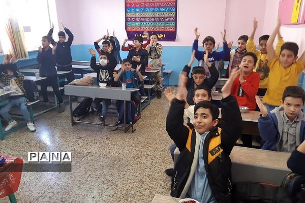 جشن آیینی  یلدا در مدارس رودهن