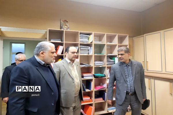 بازدید معاون وزیر و رئیس مرکز ارزشیابی و تضمین کیفیت نظام آموزش و پرورش از آموزش و پرورش منطقه 3