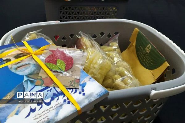 توزیع بیش از ۴۰ بسته یلدایی در مسجد ولیعصر (عج) دیلمان