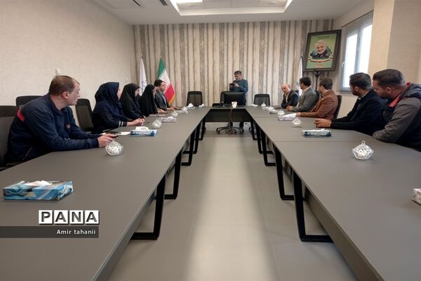 بازدید مدیرآموزش و پرورش منطقه ۱۸ از بیمارستان کودکان حکیم