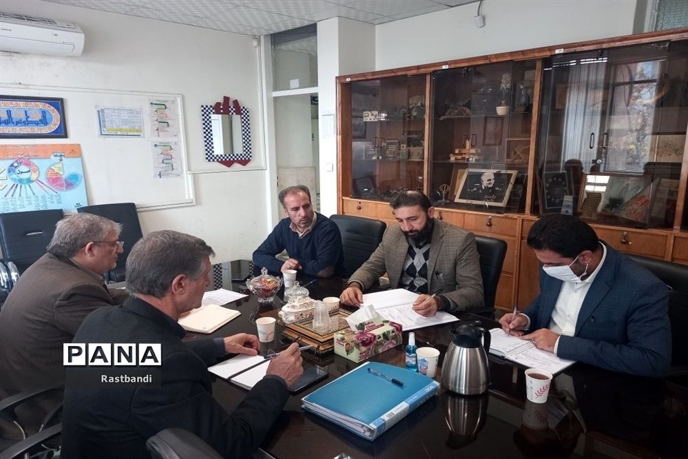 جلسه ستاد برنامه‌ریزی امتحانات مدارس راه دور بزرگسالان منطقه ۱۳