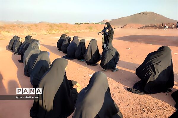 اجرای آموزش کار با اسلحه در میدان تیر شهرستان رباط‌کریم