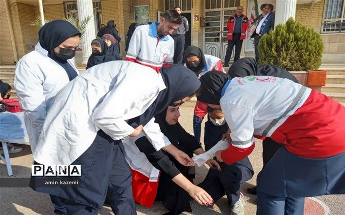 دانش‌آموزان سفیران امدادی هلال احمر هستند
