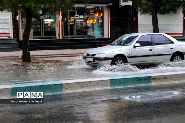 بارش باران و آبگرفتگی معابر در بوشهر