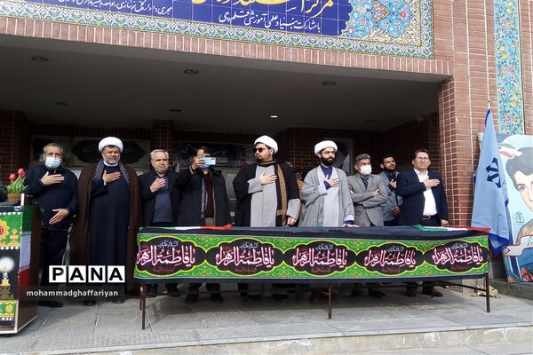 وداع دانش‌آموزان شهرستان تربت‌جام با پیکر مطهر شهید گمنام
