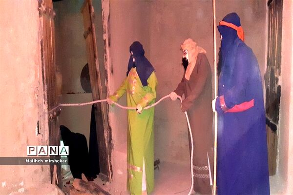 نمایشگاه «یاس کبود» در زابل
