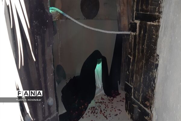 نمایشگاه «یاس کبود» در زابل