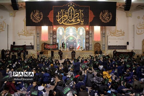 اجتماع دانش‌آموزی «نوگلان فاطمی» در حرم حضرت معصومه(س)