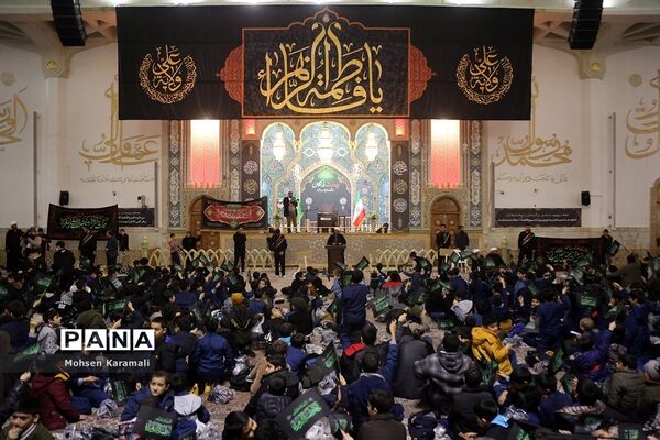 اجتماع دانش‌آموزی «نوگلان فاطمی» در حرم حضرت معصومه(س)