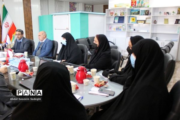 نشست مشترک معاونت آموزش ابتدایی با مسئولان مدارس راهیان کوثر استان بوشهر