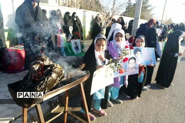تشییع شهید گمنام در دبستان شاهد‌‌عبدالرحمن  آدمی ابرکوه