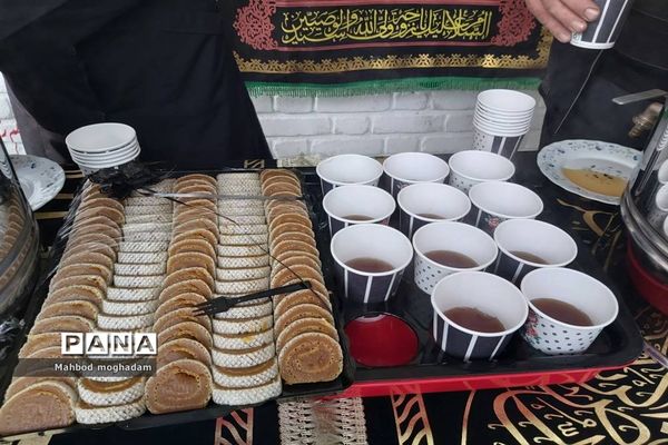 ایستگاه صلواتی ایام شهادت حضرت زهرا(س) در دبیرستان شهید معصومه قزوینی منطقه ۱۳