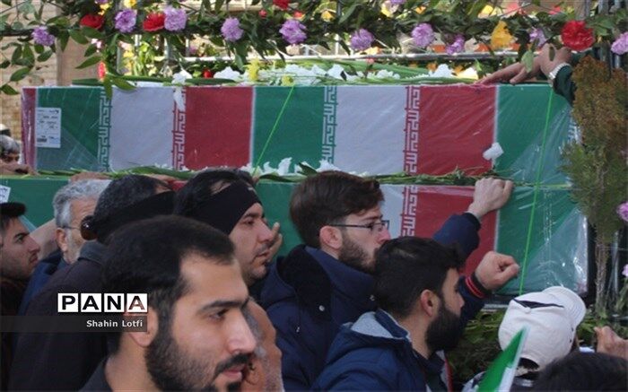 یادی که در دل ها هرگز نمی میرد یاد شهیدان است