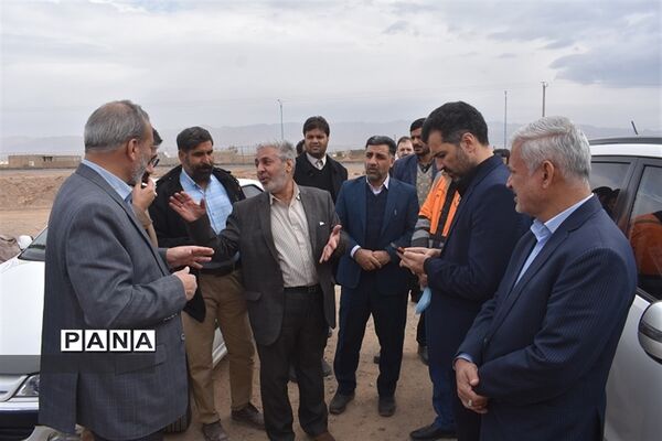 بازدیدمشاوراقتصادی استاندار و مدیر سازمان برنامه وبودجه استان از پروژه های اقتصادی و عمرانی بهاباد