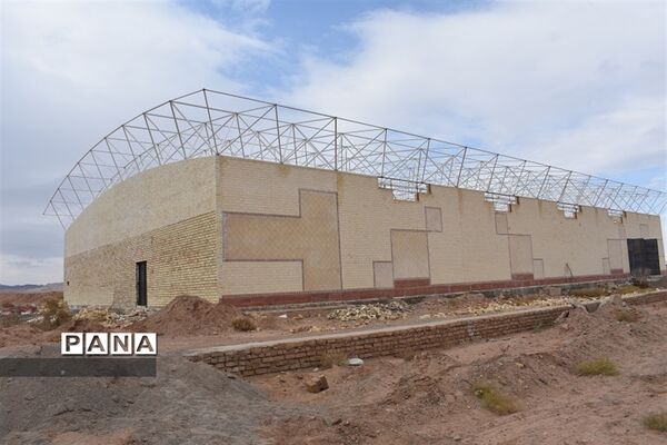 بازدیدمشاوراقتصادی استاندار و مدیر سازمان برنامه وبودجه استان از پروژه های اقتصادی و عمرانی بهاباد