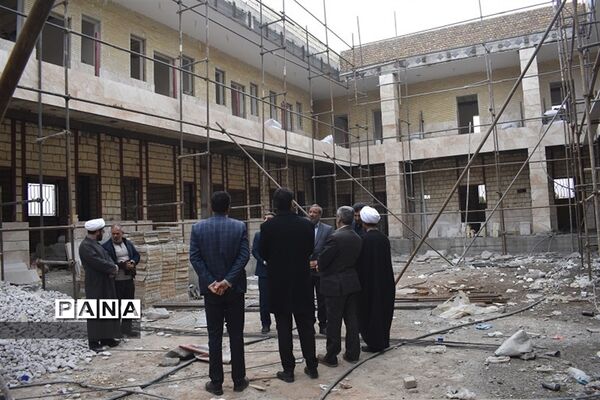 بازدیدمشاوراقتصادی استاندار و مدیر سازمان برنامه وبودجه استان از پروژه های اقتصادی و عمرانی بهاباد