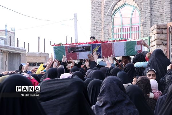 مراسم‌ استقبال و تشییع پیکر شهید گمنام دفاع مقدس در روستای مومن‌آباد تربت‌جام