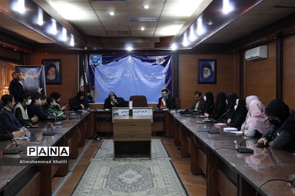 برگزاری کارگاه آموزشی روایت نویسی ویژه مربیان و دانش‌آموز خبرنگاران خبرگزاری پانا در شیراز