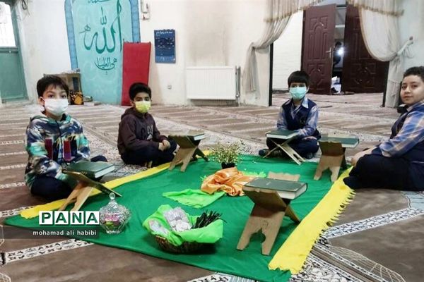 برگزاری مسابقات قرآن در مدرسه شاهد اشرفی اصفهانی