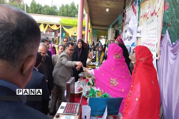 افتتاحیه جشنواره خوارزمی در دبیرستان تشکیلاتی پاینده ناحیه یک اهواز
