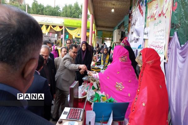 افتتاحیه جشنواره خوارزمی در دبیرستان تشکیلاتی پاینده ناحیه یک اهواز