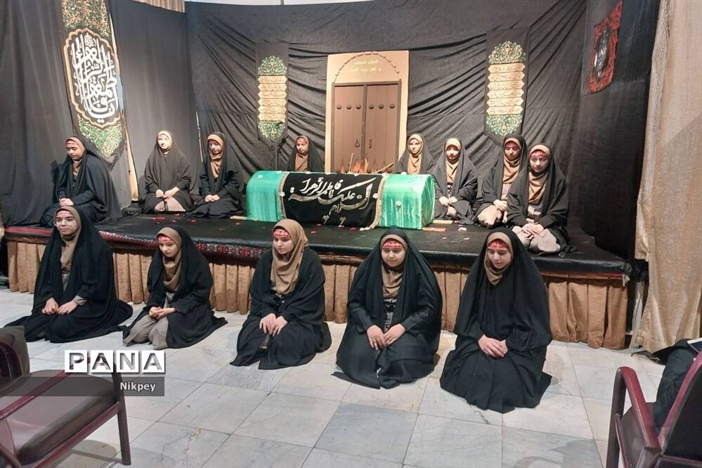 بزرگداشت شهادت حضرت فاطمه(س) در دبیرستان حجاب منطقه ۱۳