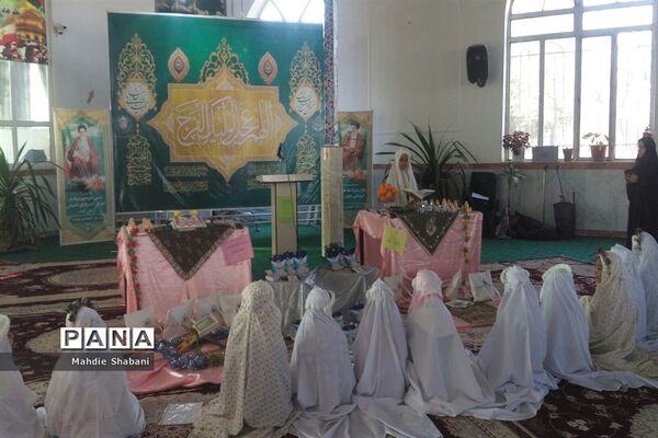 مراسم جشن تکلیف دانش‌آموزان در امامزاده سید محمد (ع) کاشمر