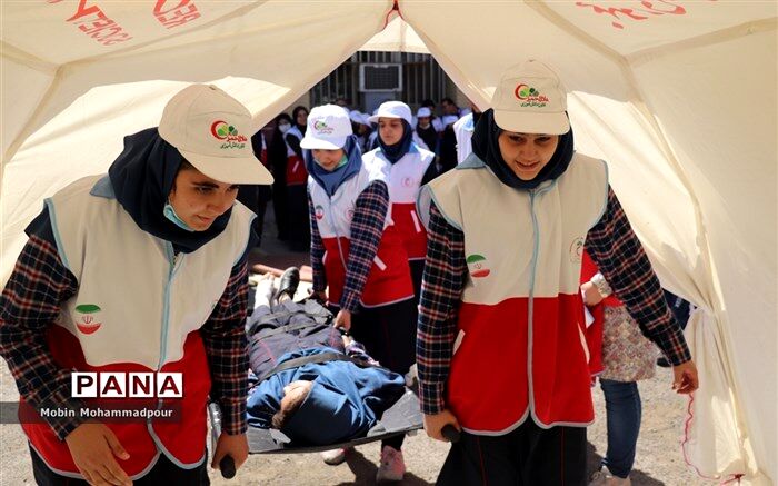 آموزش‌ امدادی به دانش‌آموزان دائمی است؛ ارائه محتوای امداد‌ونجات توسط ۱۰ هزار مربی هلال‌احمر