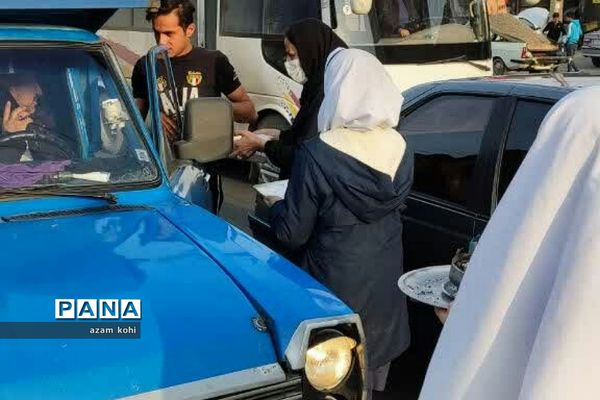 برپایی موکب عزاداری و ایستگاه صلواتی  توسط دانش‌آموزان شهرستان شهریار