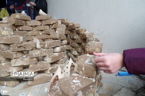 برگزاری ایستگاه صلواتی در دبیرستان فرزانگان 4 منطقه 13